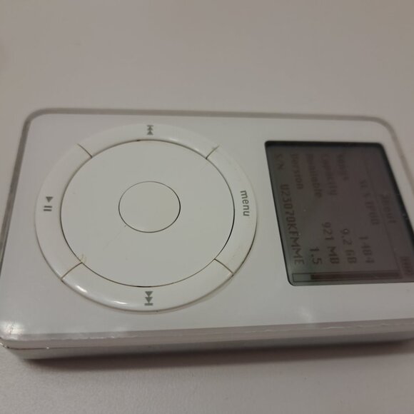 iPod Classic 1st Generation 10GB (+ New Extended Battery + Original Charger)  #1 - Picture 4 of 16